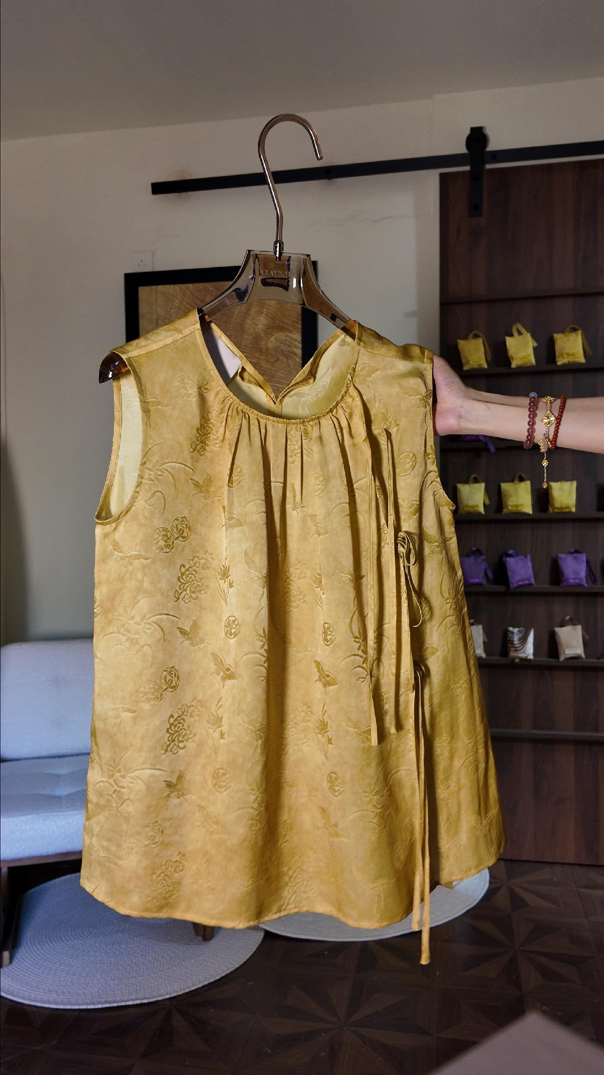 New Chinese style Xiangyun yarn vest and vest yellow