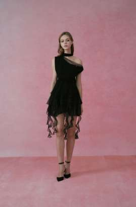 black skirt