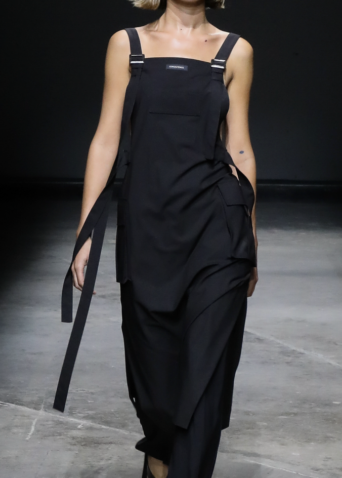 Wool apron dress with multifunctional pockets black