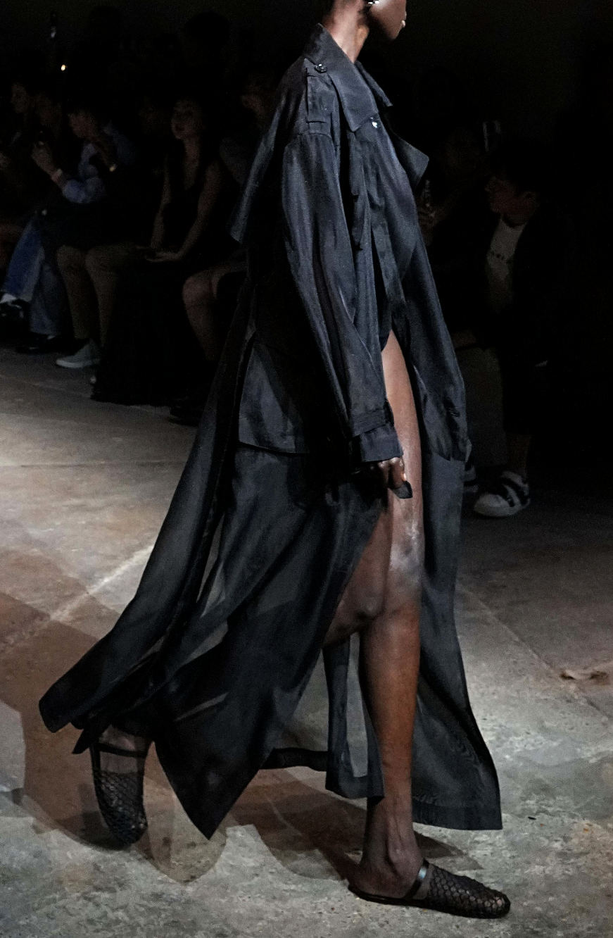 See-through double-breasted trench coat (with multi-function pockets) black