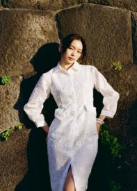 Fine floral pleated wide sleeve dress white