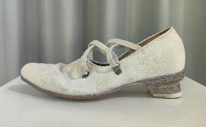Disabled cordovan leather beige