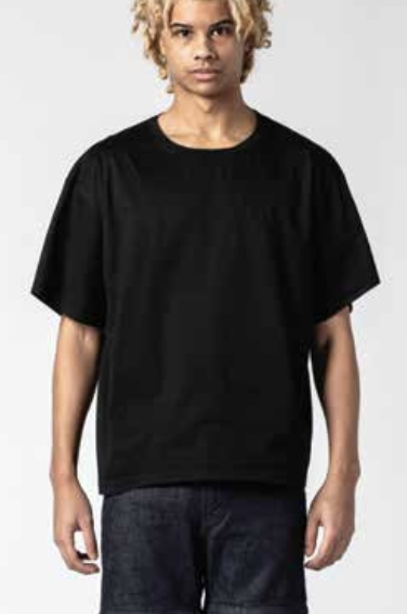 T-shirt black