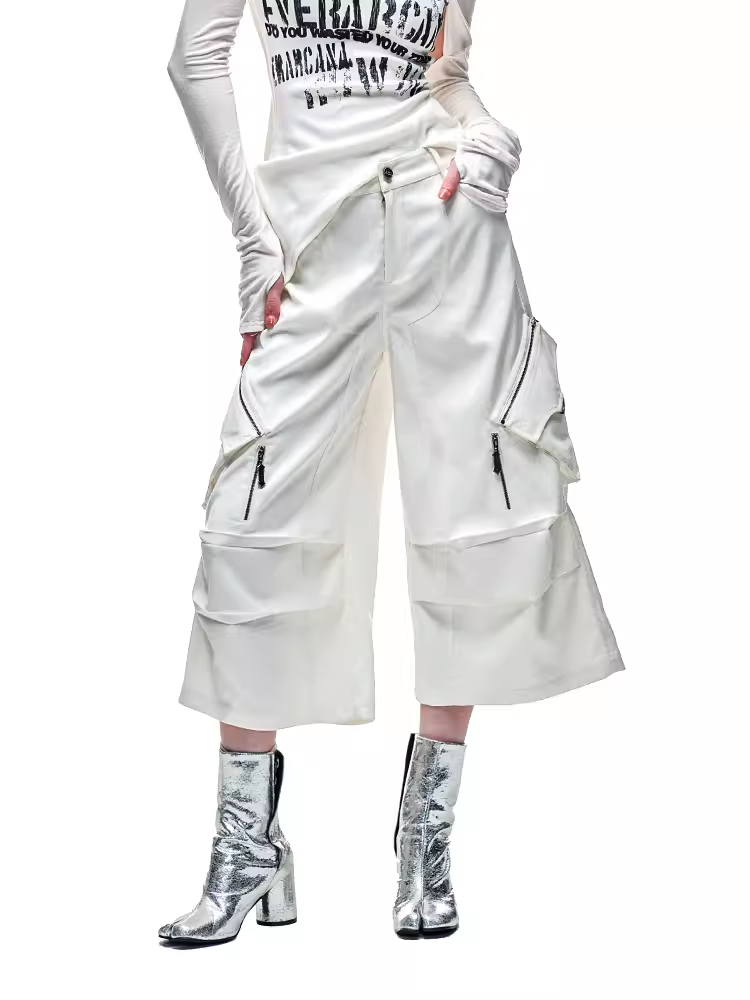Cargo pocket cropped trousers white