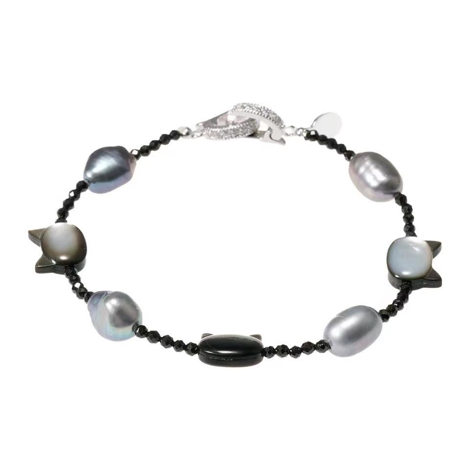 Colorful and cute bracelets of the same style as celebrities (love, five-pointed star, cat, four-leaf clover)