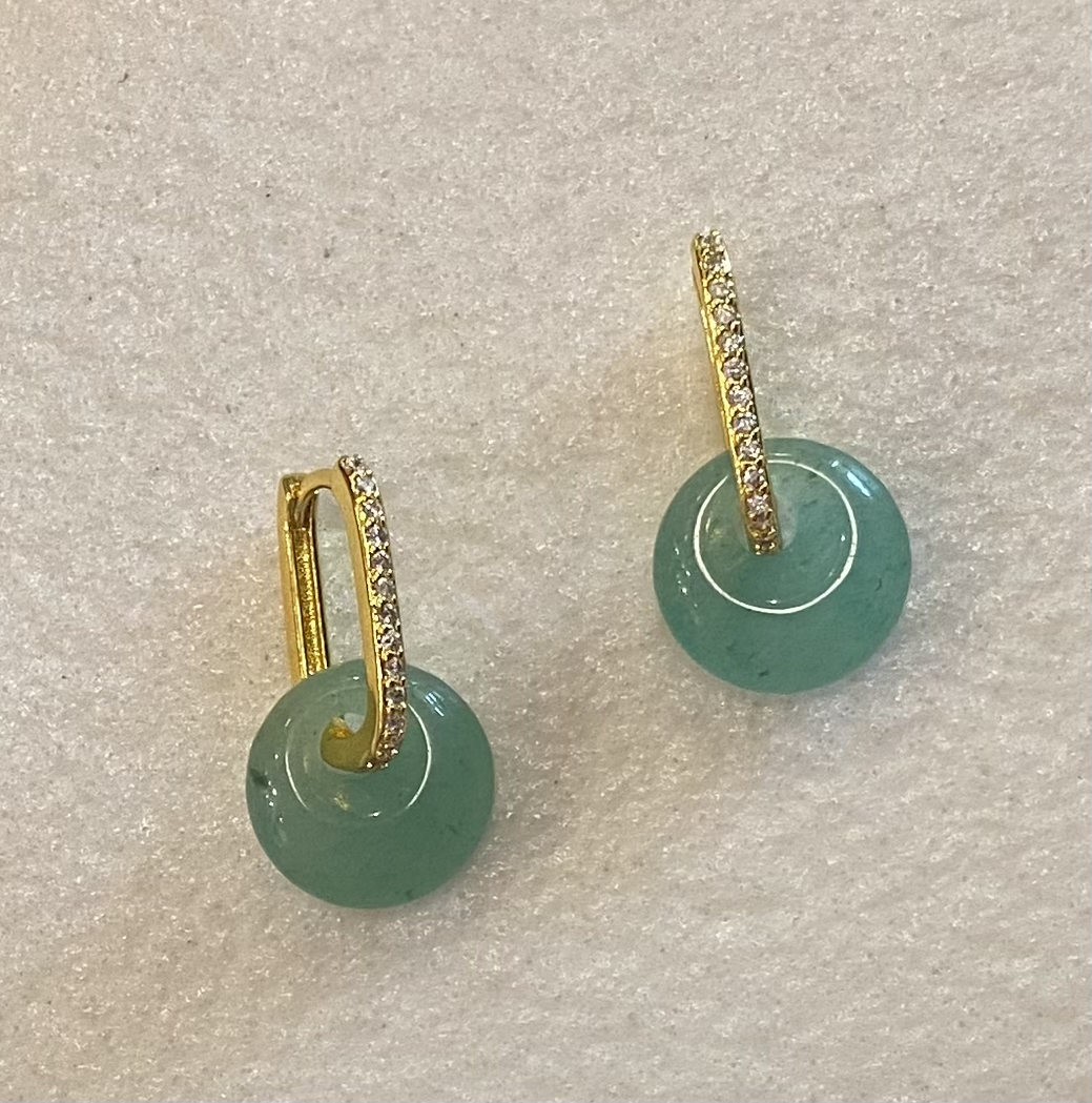 Simple white jade aventurine eccentric buckle earrings - Image 1