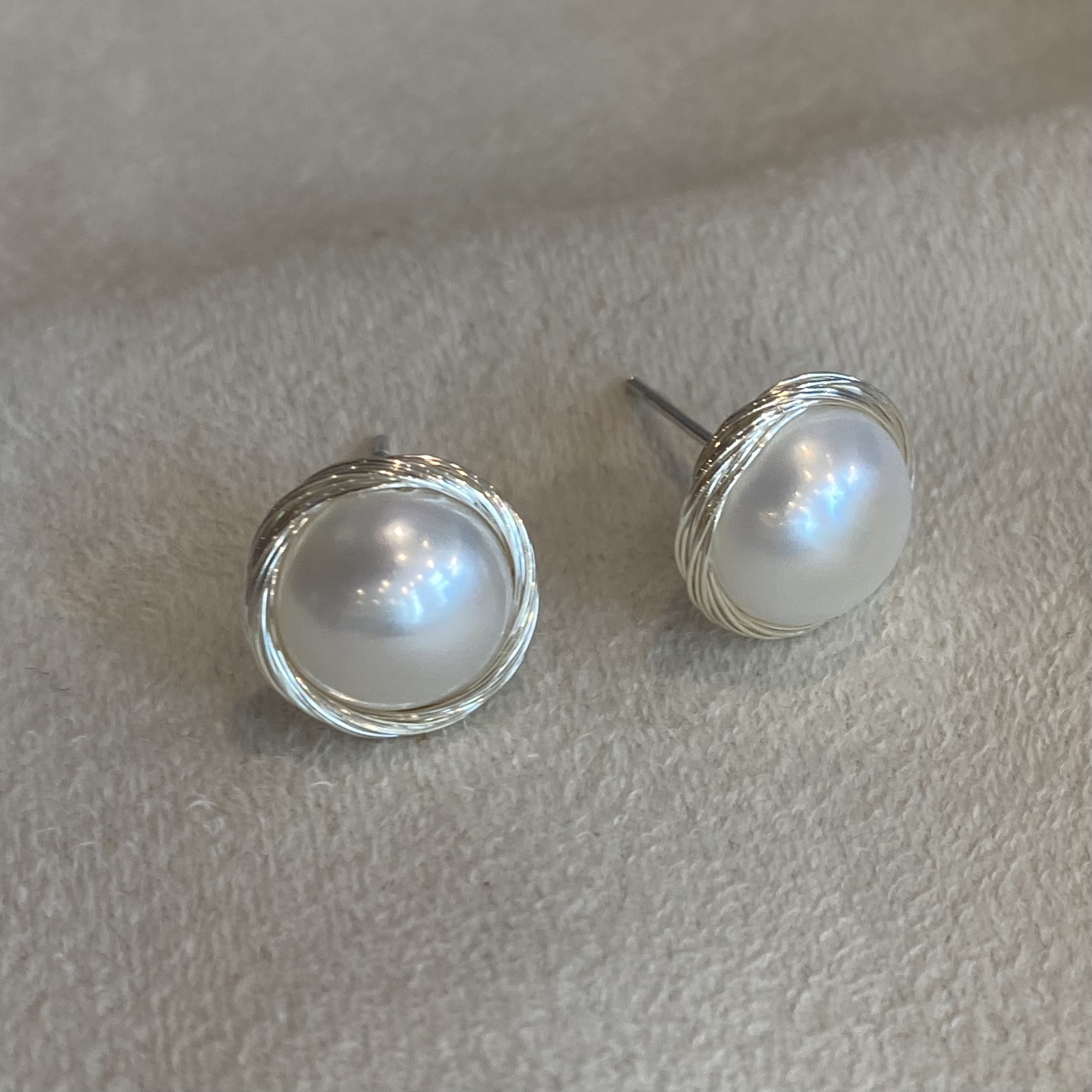 Ins style silver edge minimalist pearl earrings