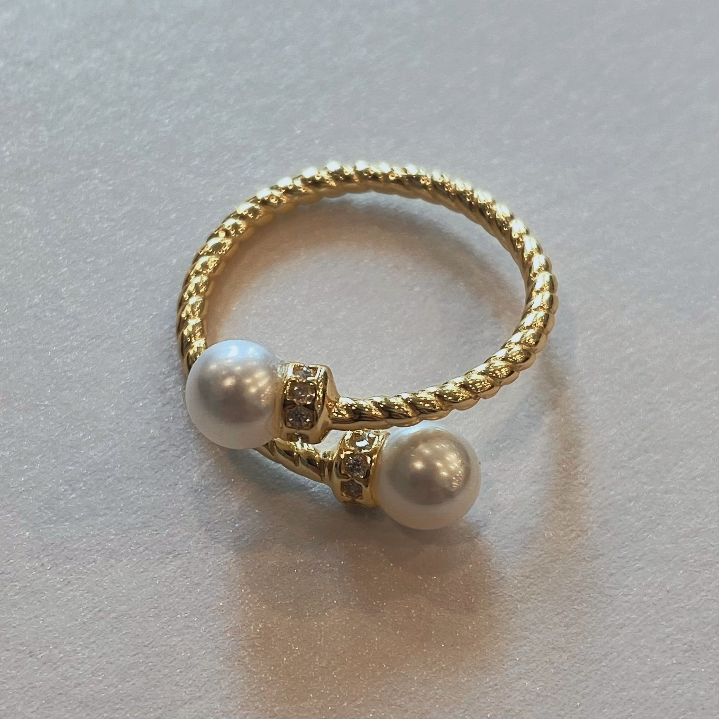 Retro twist small light bulb ring gold