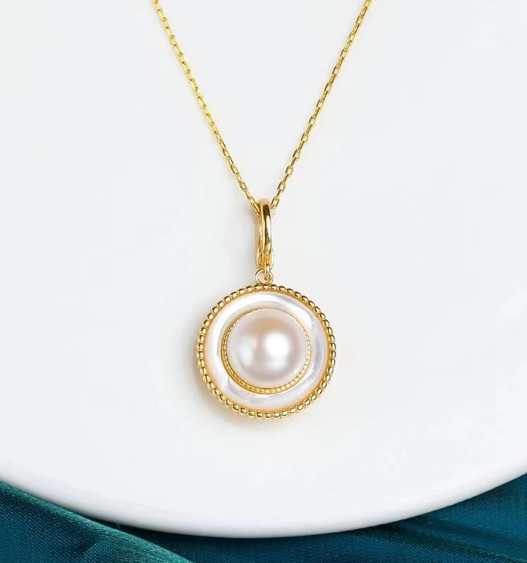 Xiaoxiangfeng Freshwater Pearl Necklace
