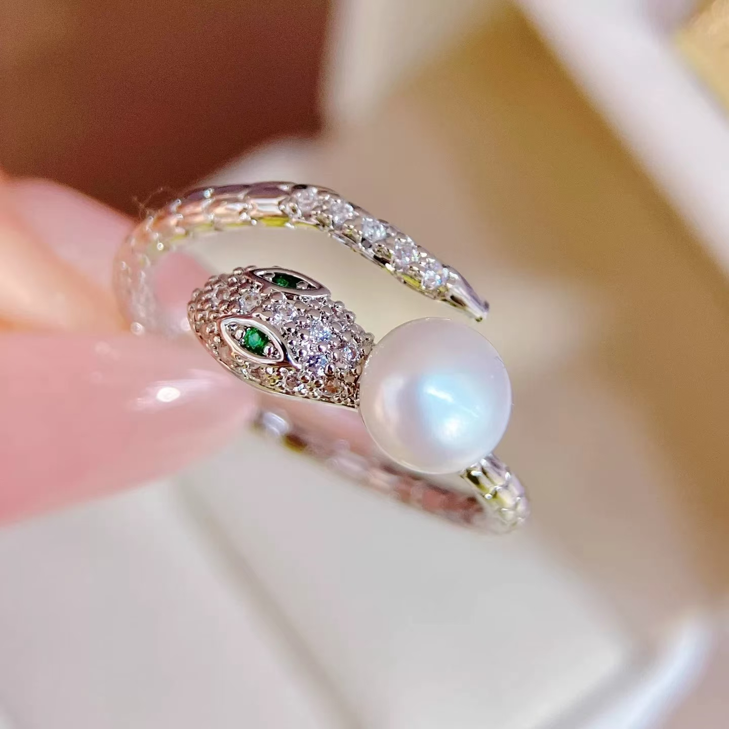 Cool and smart natural pearl ring