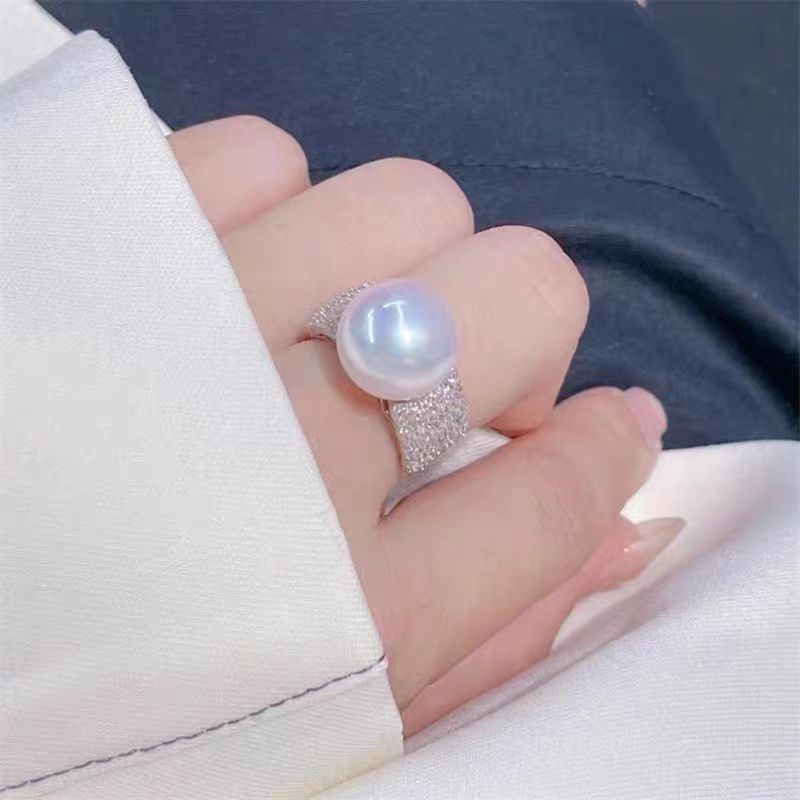 Stylish Luxurious Sparkling Natural Pearl Ring