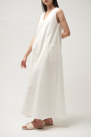 Sleeveless vest wide dress white