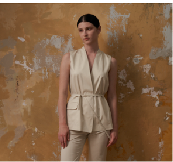Lace-up cavalry sleeveless top with slanted collar in white