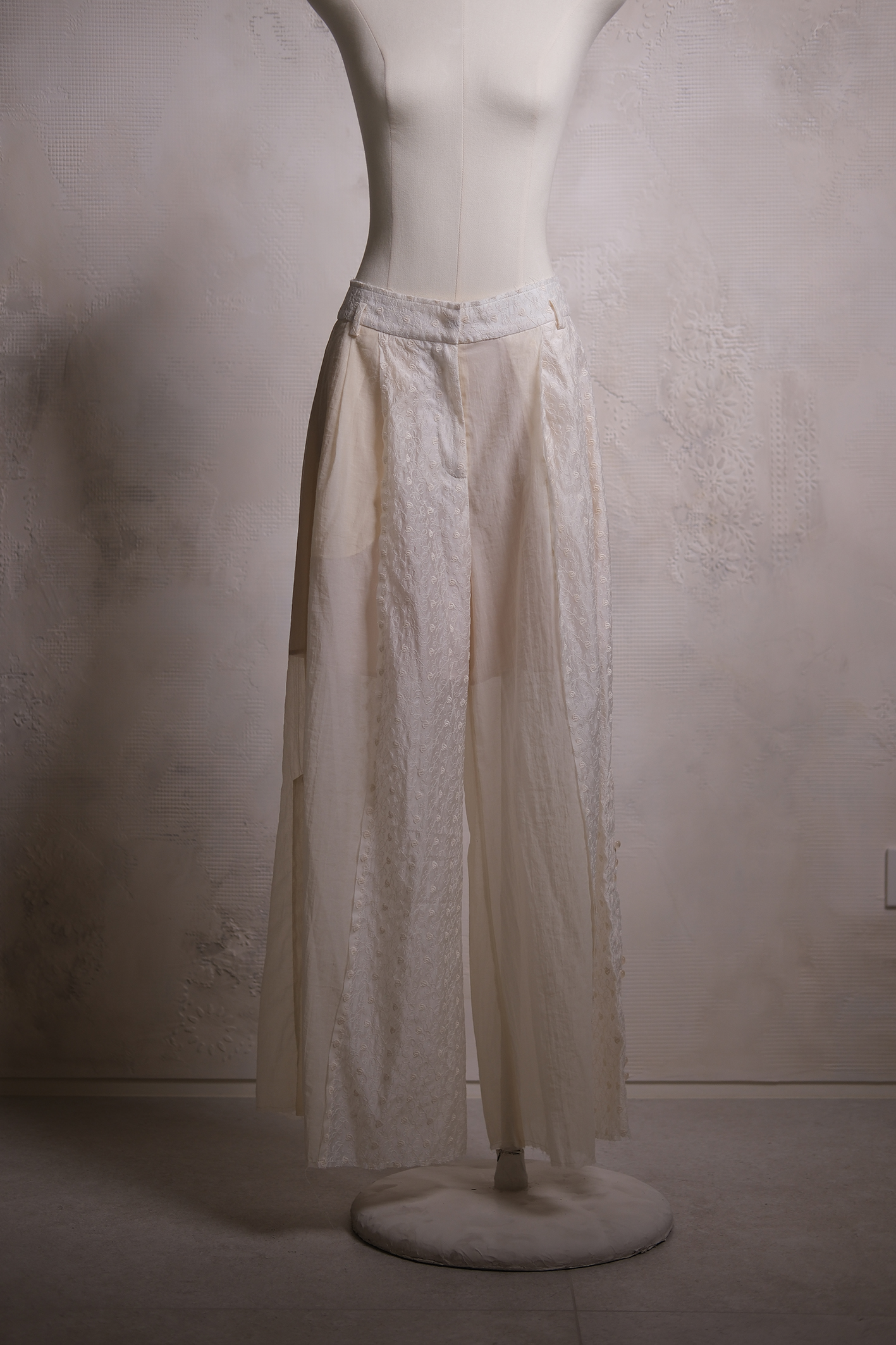 Yaotai Snow Cotton Floral Embroidery Splicing Shell Woven Belt Vacation Wide Leg Pants White