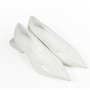 White white mouse heel pointed leather shoes