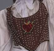 Beads Medieval Heart Nails Brown