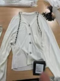 Top white - Image 1