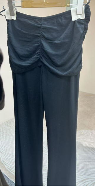 black trousers - Image 1