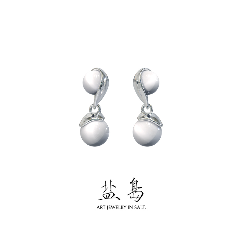 Polar series hidden double bead earrings white gold