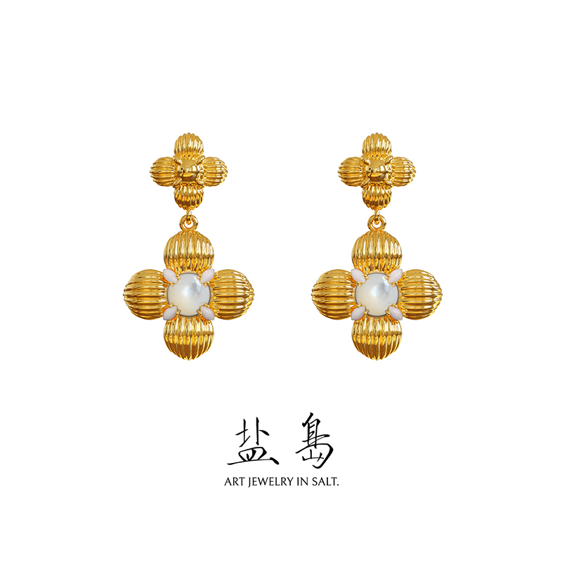 Dark fragrance series large and small flower earrings gold