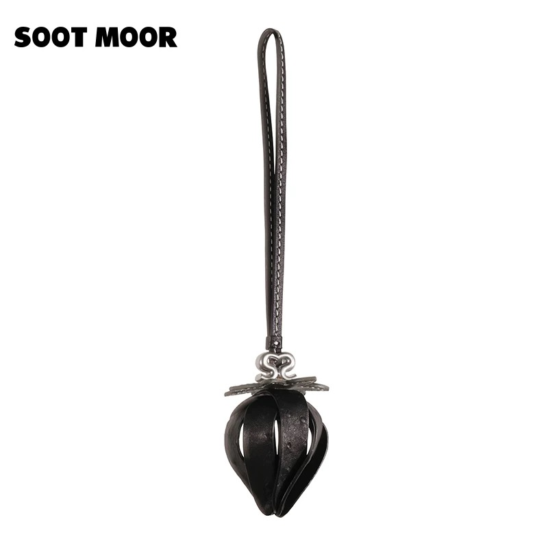 Hand-sewn leather strap strawberry pendant carbon black