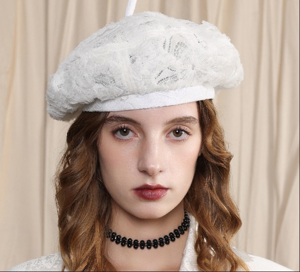 White hat 1H1A1MZ767W