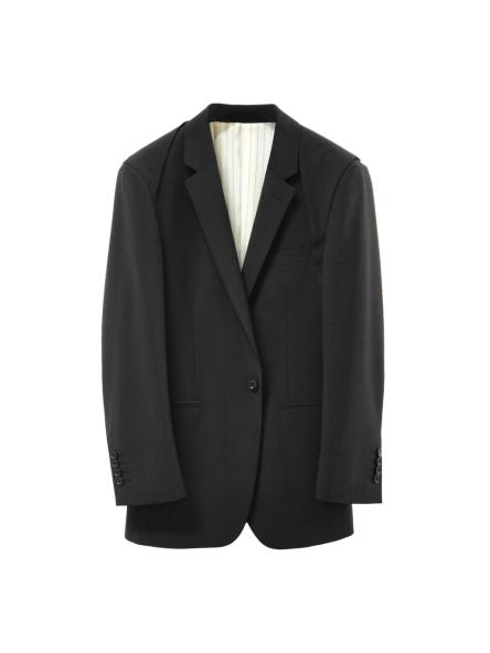 Curved silhouette suit